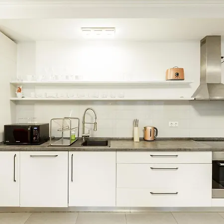 Appartement Holidays & *