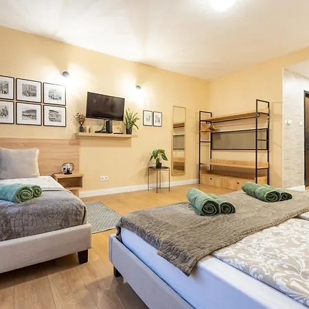 Appartement Holidays & *