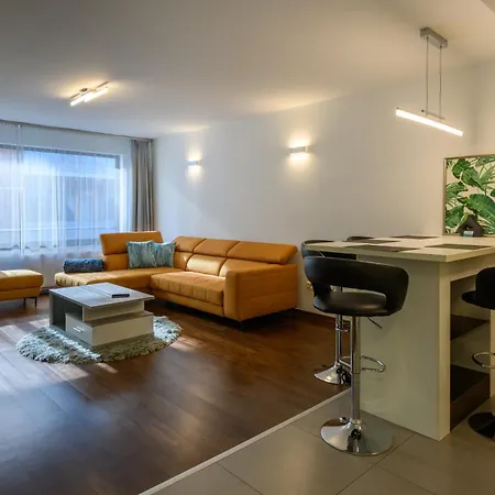 Apartman Holidays &