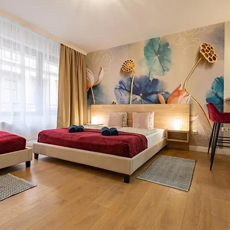 Holidays & Βουδαπέστη