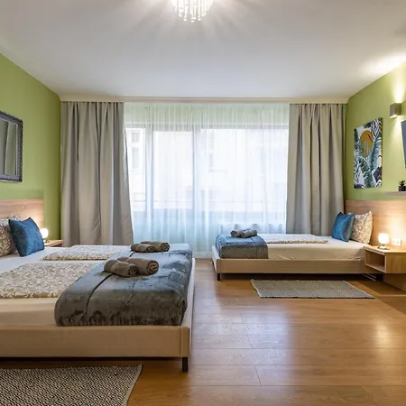 Holidays & Βουδαπέστη