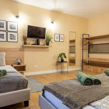 Holidays & Βουδαπέστη