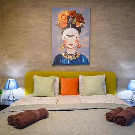 Apartment Holidays & Budapest