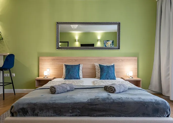 Lägenhet Holidays & *