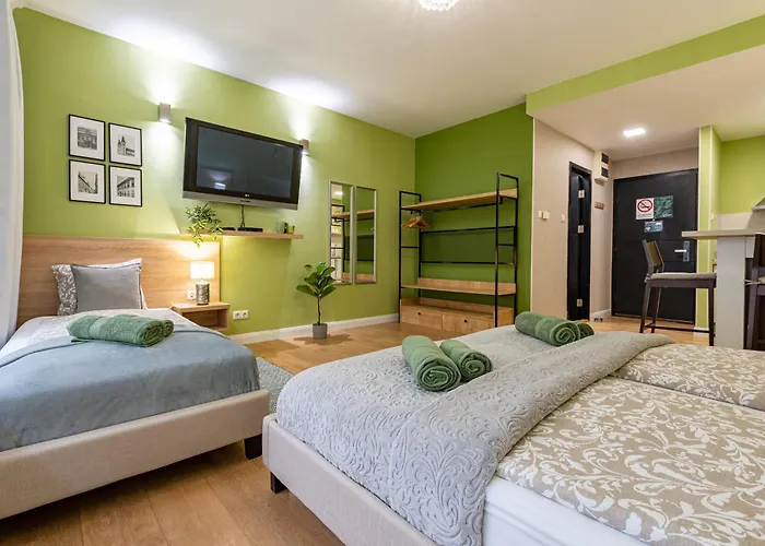 Lägenhet Holidays & Budapest