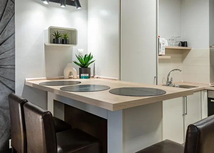 Lägenhet Holidays & *