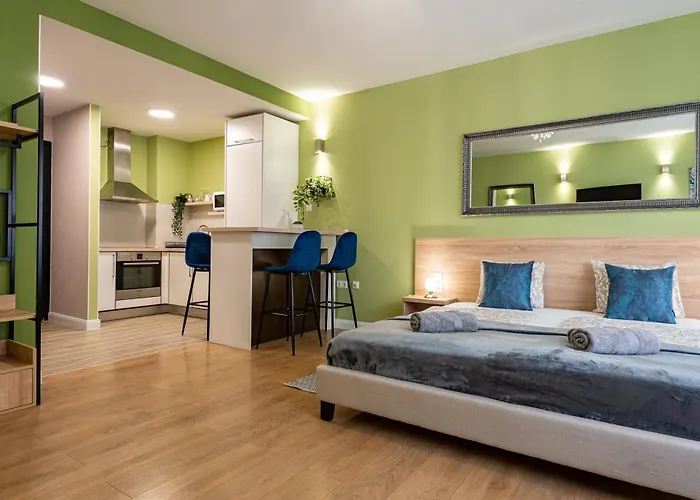 Holidays & * Budapest