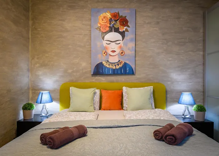 Lägenhet Holidays & Budapest