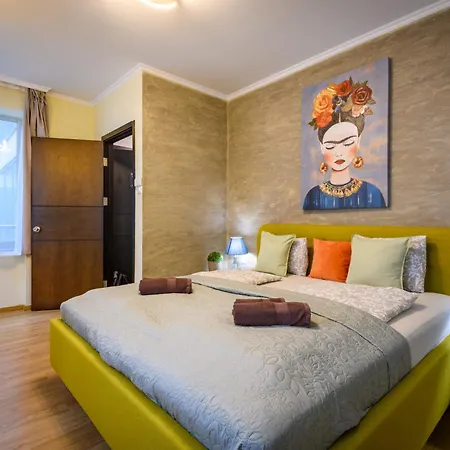Апартаменты Holidays &